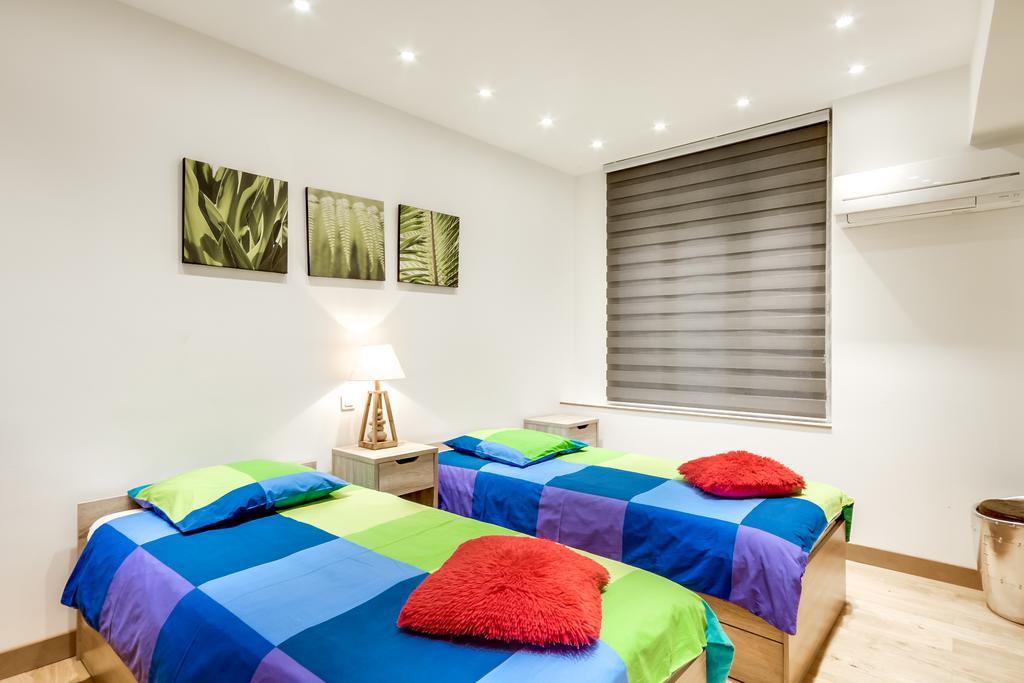 Just Renovated 138M2 On The Seine Apartment Paris Room photo